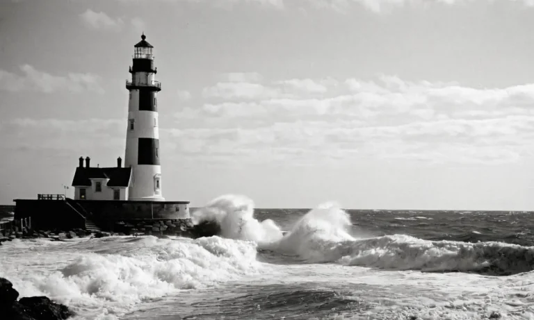Do People Still Live In Lighthouses In 2023?