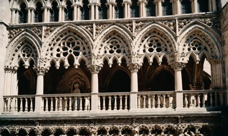 How Gothic Sculpture Differs From Romanesque Sculpture