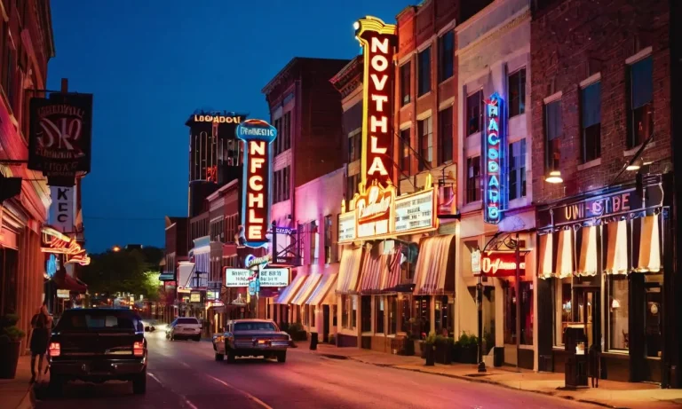 How Many Bars Are On Broadway In Nashville?