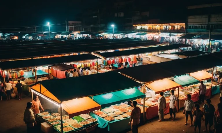 Suggested Title About The Srinagarindra Train Night Market