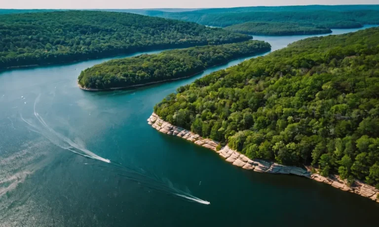 Table Rock Lake Vs. Lake Of The Ozarks: Which Is The Better Destination?