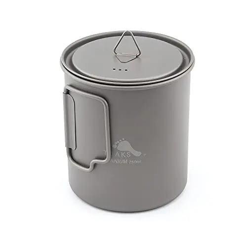 TOAKS Titanium Pot with foldable handles and lid